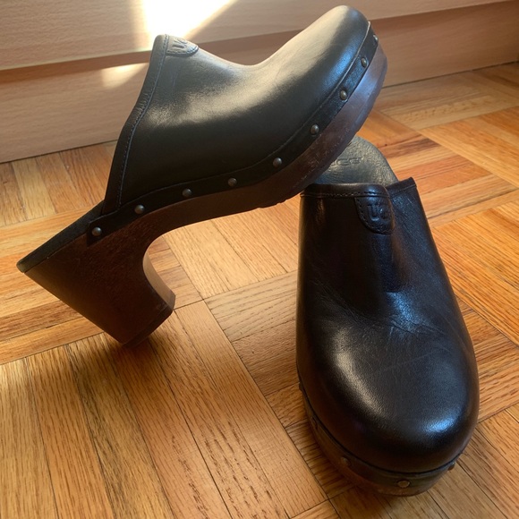 Ugg Mules - Picture 1 of 8